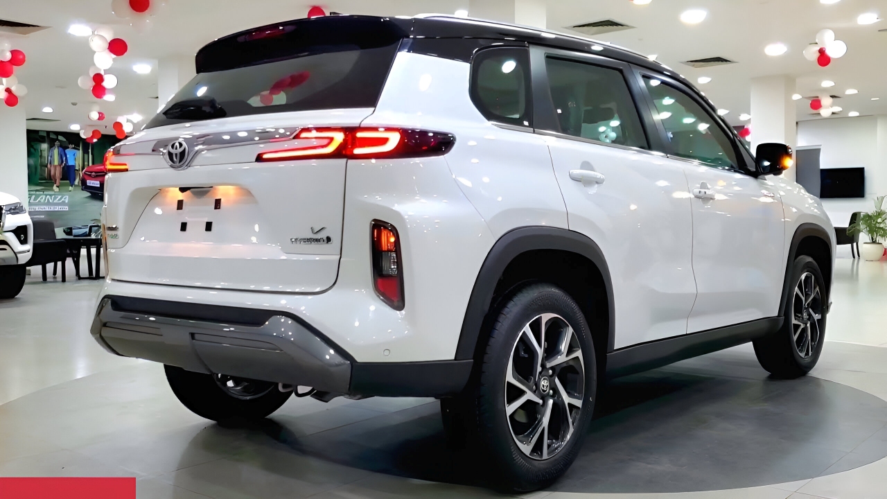 Toyota Hyryder Mini Fortuner