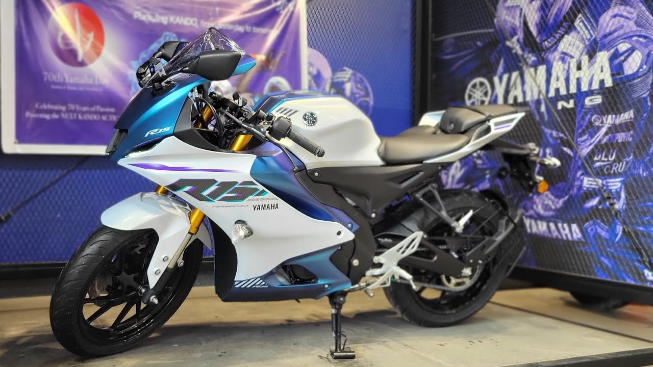 Yamaha R15 V4